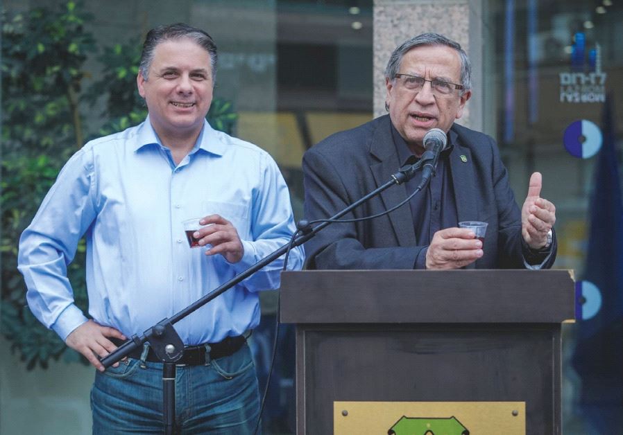 Bursa District and Business Optimization deputy general manager Amnon Bouthz (left) and Ramat Gan Mayor Yisrael Zinger Credit: Barak Binder.